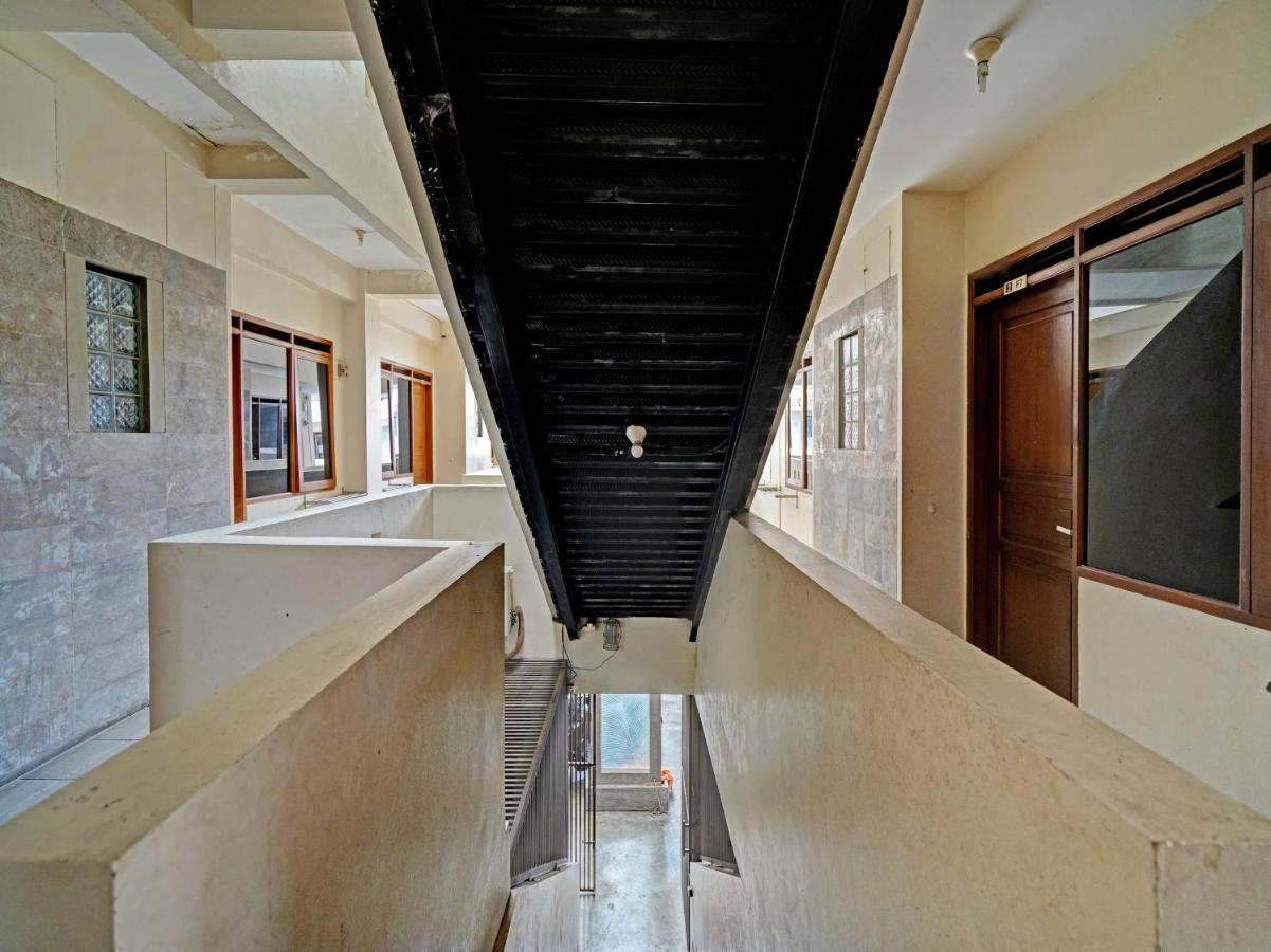 Oyo 1699 Verona Residence Bandung Exterior foto