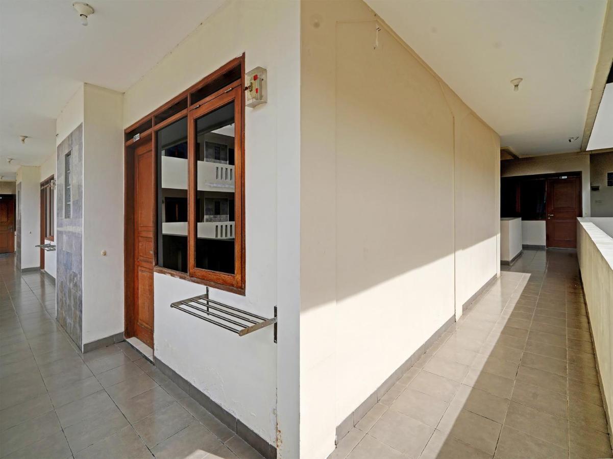 Oyo 1699 Verona Residence Bandung Exterior foto